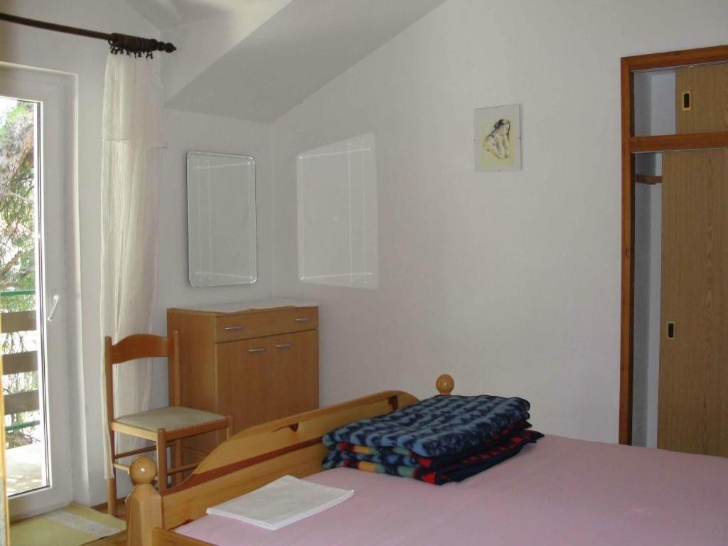 Apartments Pinija Supetar Bagian luar foto