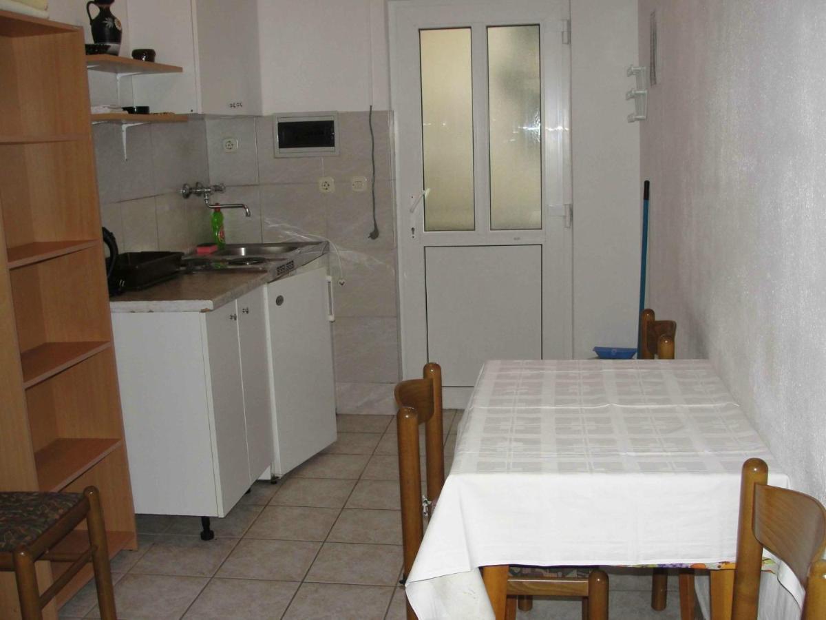 Apartments Pinija Supetar Bagian luar foto